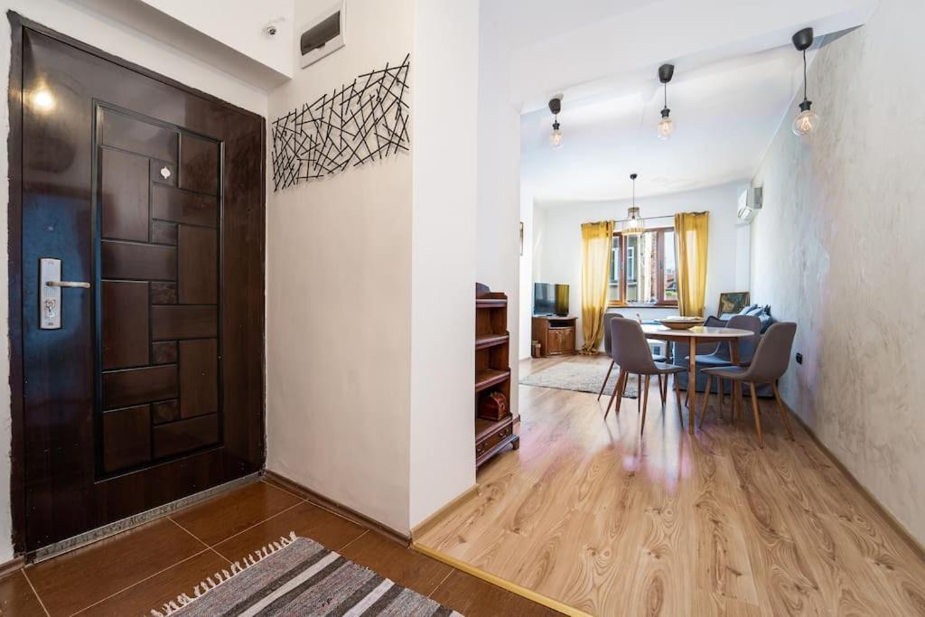 Central Apartment 2Bd Next To Vitosha Bul. Софія Екстер'єр фото